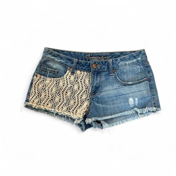y2k vtg. American Rag Crochet Knit Cut off Frayed Short shorts size 5. - Picture 2 of 6